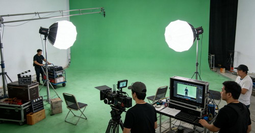 深圳AI短視頻制作-好評(píng)《紙飛機(jī)》 - 深圳拍攝產(chǎn)品視頻 - 深圳映畫(huà)傳媒